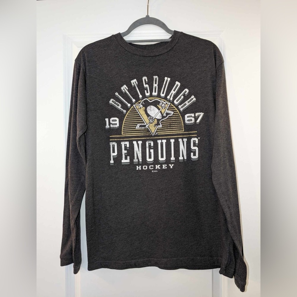 NHL - Pittsburgh Penguins Hockey Long Sleeve T-Shirt - Gray - Like New - Sz M
